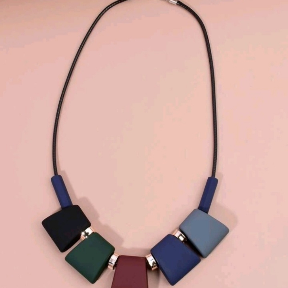 Necklace - Picture 2 of 3